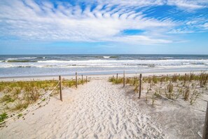Beach nearby - The Salty Anchor-Coastal Home-Boat Ramp-Dogs OK! (St. Augustine)