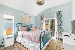 3 chambres, bureau, fer et planche à repasser, lit parapluie