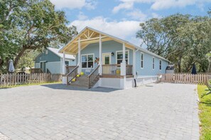Exterior - The Salty Anchor-Coastal Home-Boat Ramp-Dogs OK! (St. Augustine)