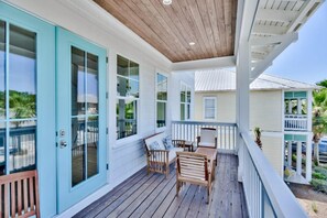 Property grounds - Sun Justice- 4 bd/4.5ba close to beach (Miramar Beach)