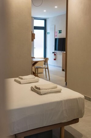 1 bedroom, iron/ironing board, travel cot, free WiFi - VLC HOST - Palau F (Valencia)
