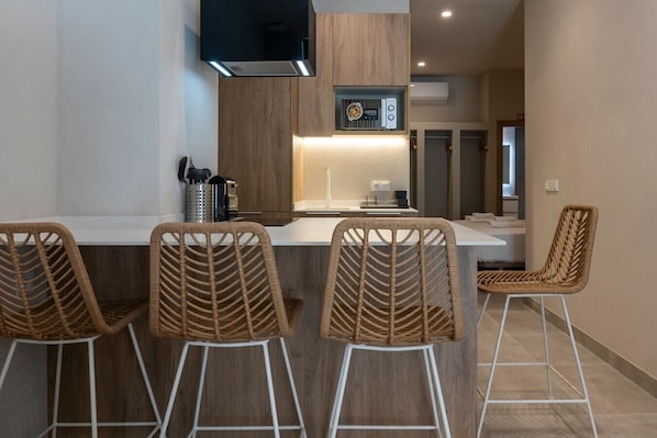 Fridge, microwave, oven, dishwasher