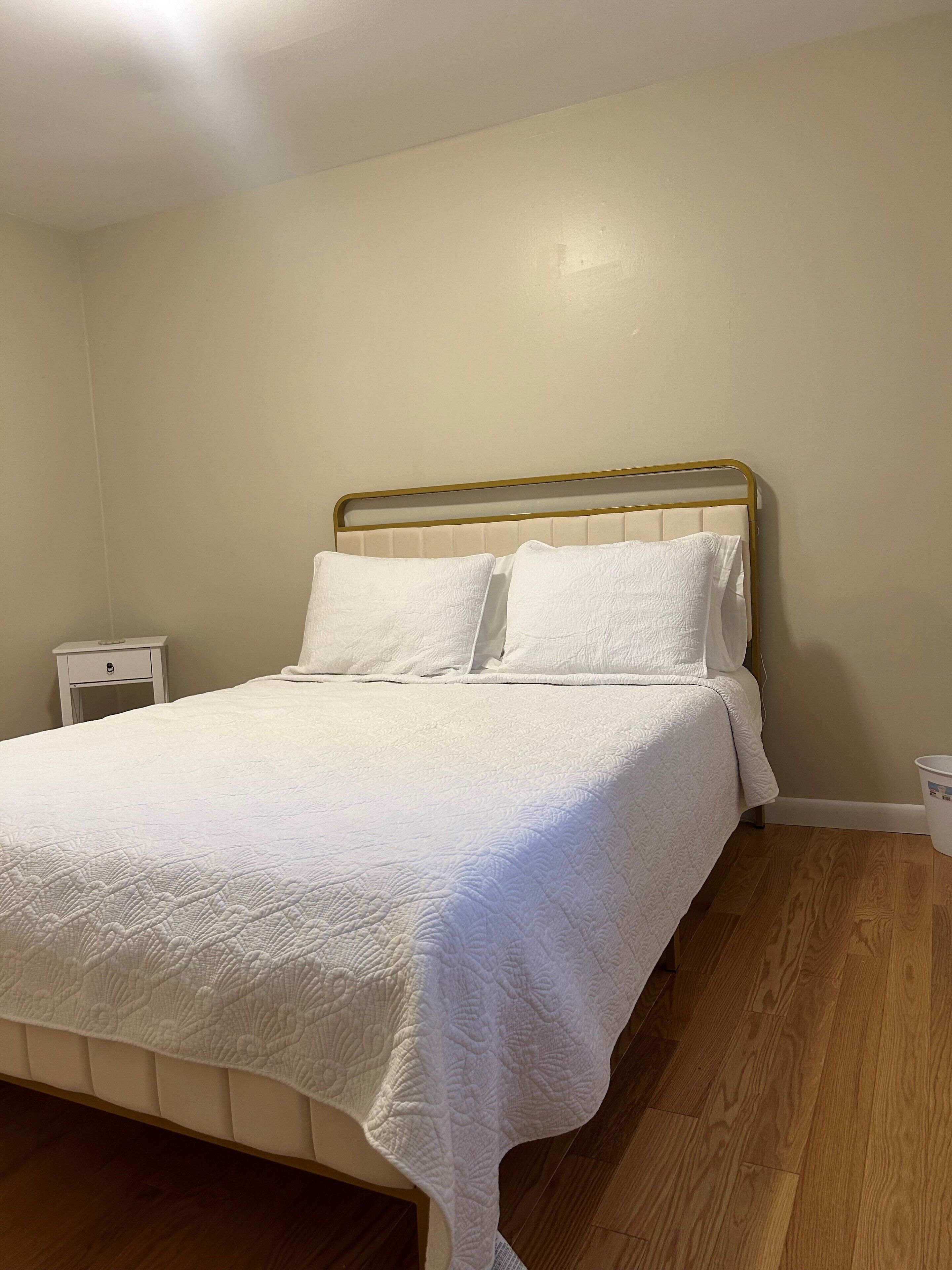 3 bedrooms, iron/ironing board, WiFi (free)