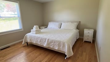 3 bedrooms, iron/ironing board, free WiFi