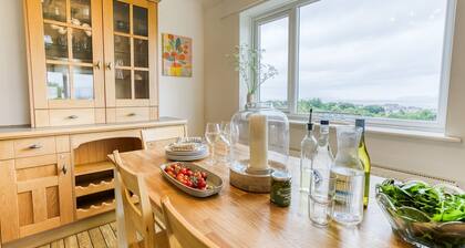 Eryri - a cottage that sleeps 8 guests in 4 bedrooms