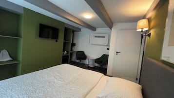 WiFi, bed sheets