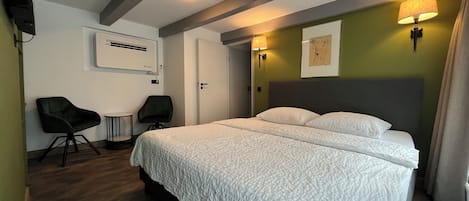 WiFi, bed sheets