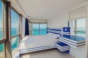 Panorama Mountain and Sea view | Bedden met traagschuimmatras, individueel gedecoreerd