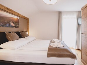 4 bedrooms, free WiFi, bed sheets