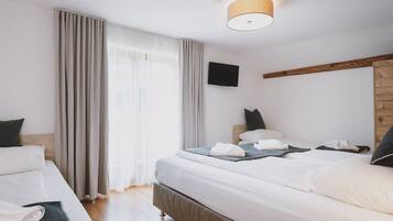 4 bedrooms, free WiFi, bed sheets