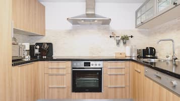 Fridge, microwave, oven, dishwasher