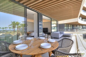 Outdoor dining - Aura | Beachfront apartment in Torremolinos (Torremolinos)