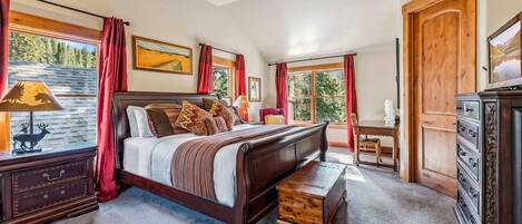 5 habitaciones, tabla de planchar con plancha, wifi y ropa de cama