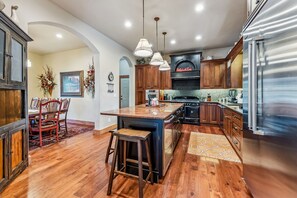 Fridge, microwave, oven, stovetop - Luxurious 5BDR Getaway w/ Hot Tub & Mountain Views (Blue River)