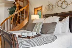 6 soveværelser, skrivebord, strygejern/strygebræt, Wi-Fi