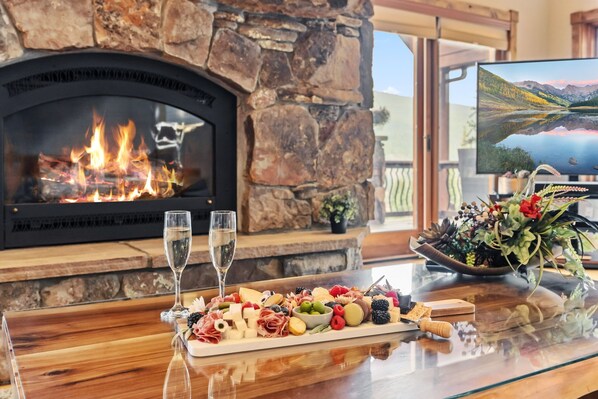 Dining - Stunning 6BR Lodge w/ Beautiful Mt. Quandary Views (Blue river)