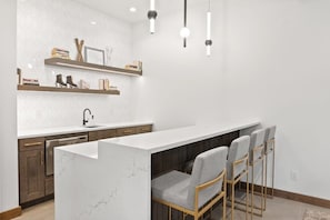 Fridge, microwave, oven, stovetop - 5BR Luxury Escape: Hot Tub, Views (Breckenridge)