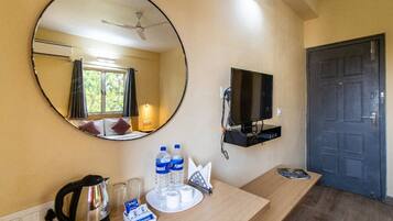 Deluxe Double Room | 1 bedroom, desk, free WiFi