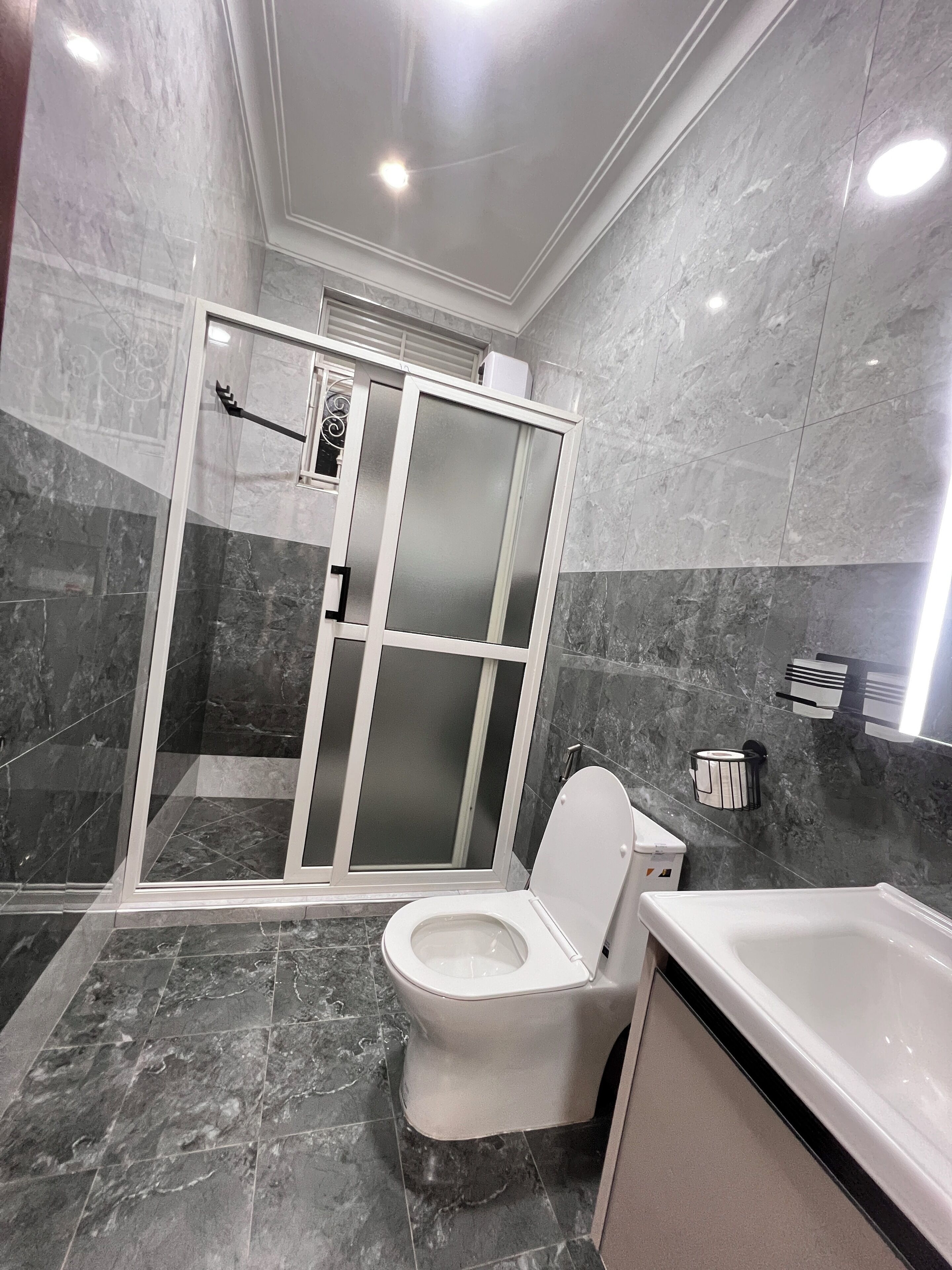 Shower, free toiletries, towels, soap