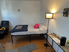 1 bedroom, WiFi, bed sheets