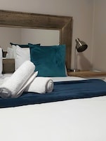 Apartamento estándar | 5 dormitorios, sistema de insonorización, wifi gratis y ropa de cama