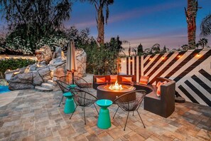 Outdoor dining - Wonderscape:Lionslide,Pickleball,GameRM,LUXURY,EV (Indio)