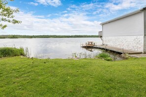 House | 3 bedrooms - Charming Lakeside Cottage (Kawartha Lakes)