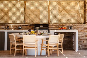 Daily continental breakfast for a fee - Thalelion Villa Private Pool and Jacuzzi (Naxos)