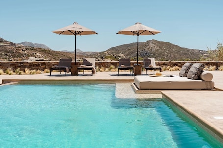 Private pool. Thalelion Villa Private Pool and Jacuzzi