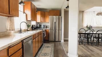 Microwave, oven, stovetop, dishwasher