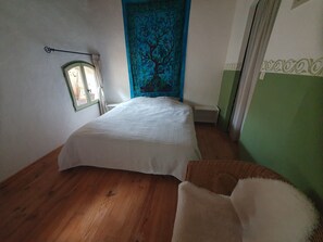 3 bedrooms, iron/ironing board, bed sheets - A beautiful Gardoise house with tropezienne  (Saint-Quentin-la-Poterie)