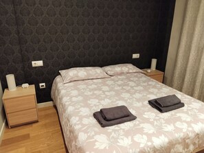 2 bedrooms, WiFi, bed sheets