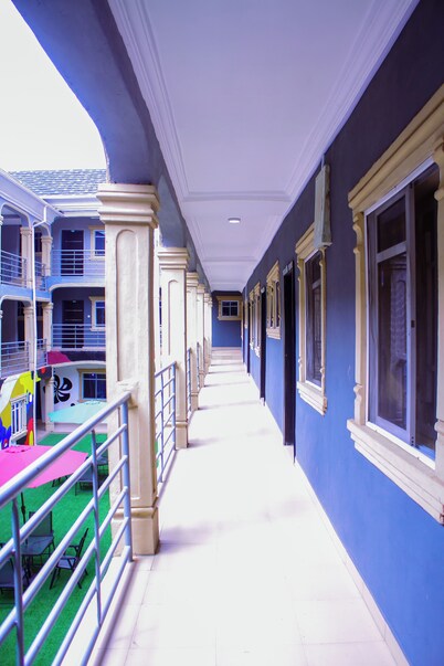 BON HOMES