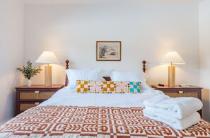 3 Schlafzimmer, Schreibtisch, Bügeleisen/Bügelbrett, Reisekinderbett