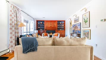 Smart TV, books, offices
