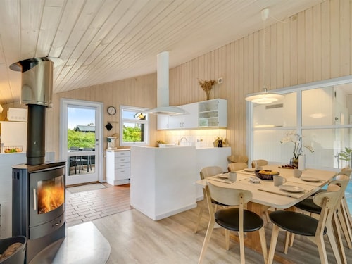 "Adrienne" - 240m from the sea by Interhome