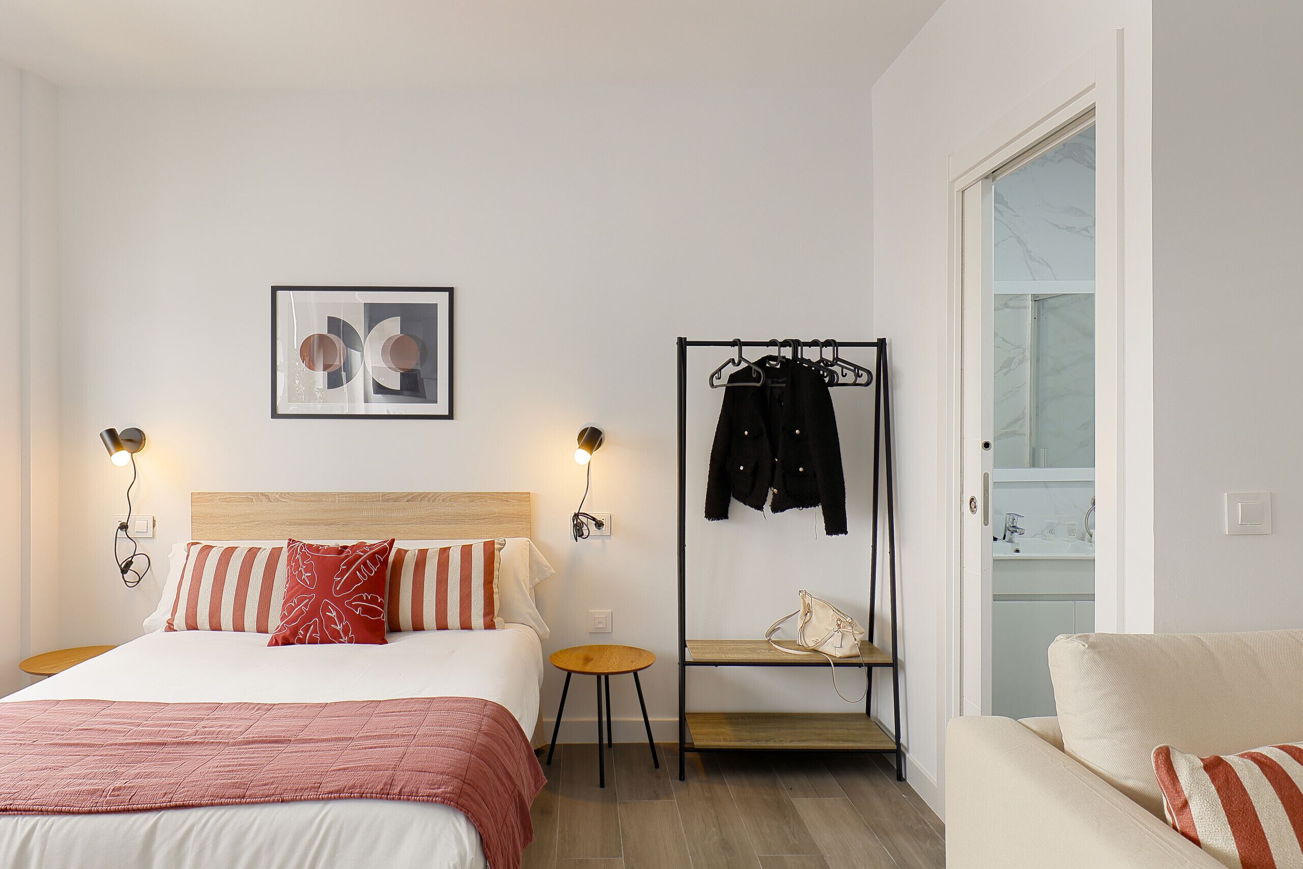 Iron/ironing board, free WiFi, bed sheets
