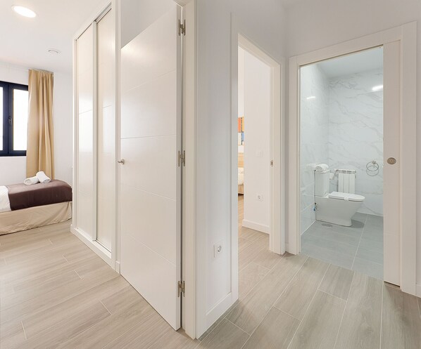 Shower, hair dryer, towels - 644D2 Apartamento 5p Sobrecantu (Oviedo)