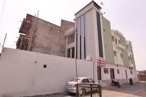 Exterior - Hotel Rewa Regency (Huzur)