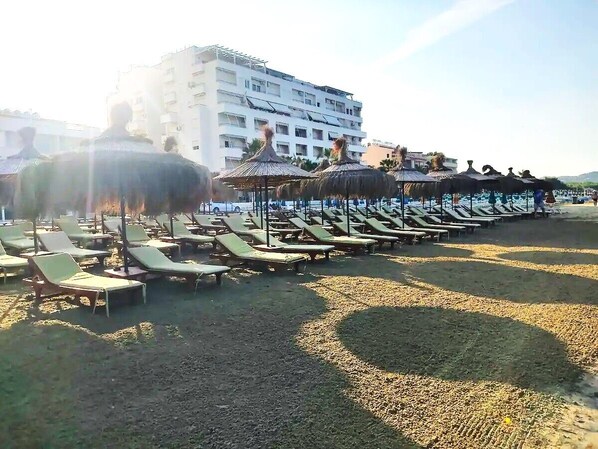 Beach - Apartment in Iliria Beach (Durrës)