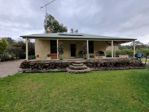 Quaint stone cottage nestled in the hills between Meadows Goolwa and Strathalbyn