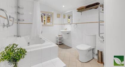 Quaint stone cottage nestled in the hills between Meadows Goolwa and Strathalbyn
