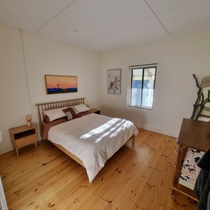 2 chambres, fer et planche à repasser, Wi-Fi gratuit, draps fournis