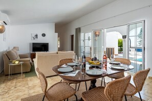 Dining - Villa Los Pomelos - Capistrano! (Nerja)