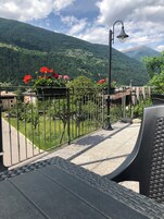 Habitación individual básica, balcón, vistas a la montaña | Vistas desde la habitación