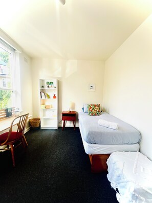 2 soverom, strykejern/-brett, wi-fi (inkludert) og sengetøy