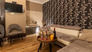 1 bedroom, desk, soundproofing, WiFi (free) - Chateau Tel Aviv (Tel Aviv)