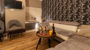 1 bedroom, desk, soundproofing, free WiFi