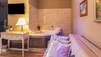 1 bedroom, desk, soundproofing, free WiFi