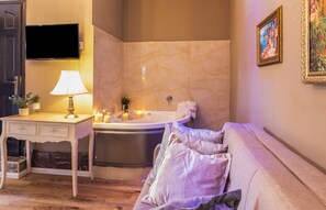 1 bedroom, desk, soundproofing, free WiFi - Chateau Tel Aviv (Tel Aviv)